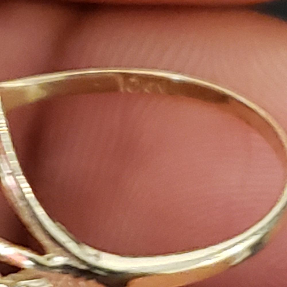 10kt Gold Initial R Ring - Picture 9 of 11